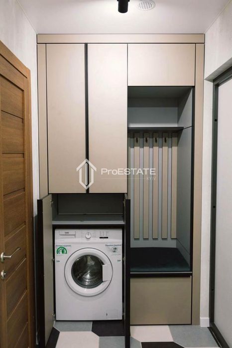 Киев        Ревуцкого ул., 54