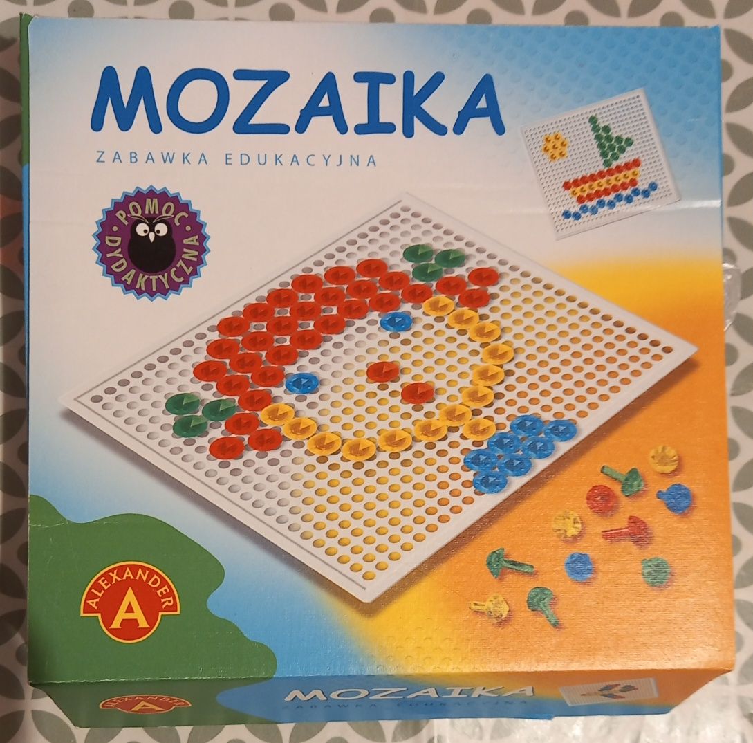 Puzzle + klocki kwadratowe plastikowe Puchatek (6 ukladanek) 3+ i 4+ +