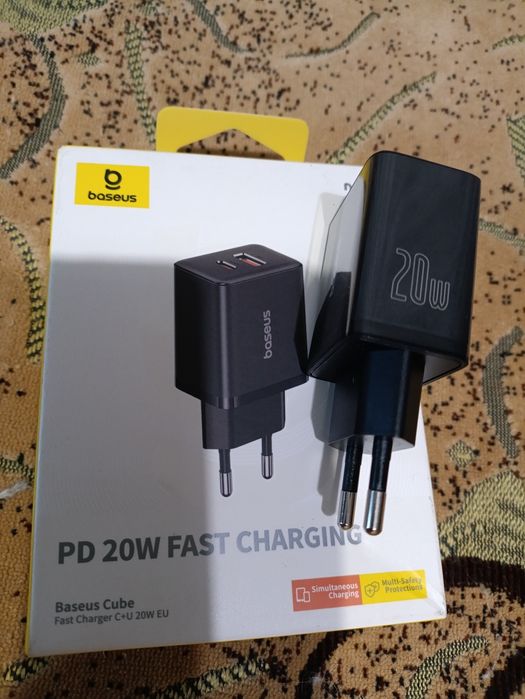 Блок зарядки  Baseus 20w