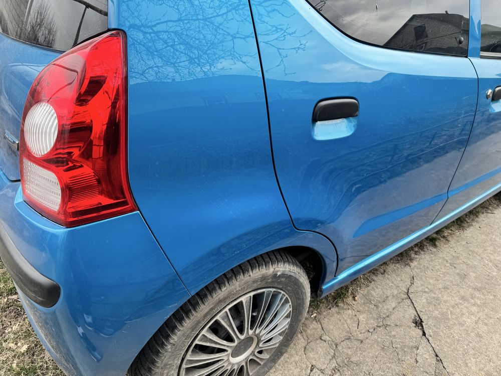 Nissan Pixo 1.0 бензин 2010 рік