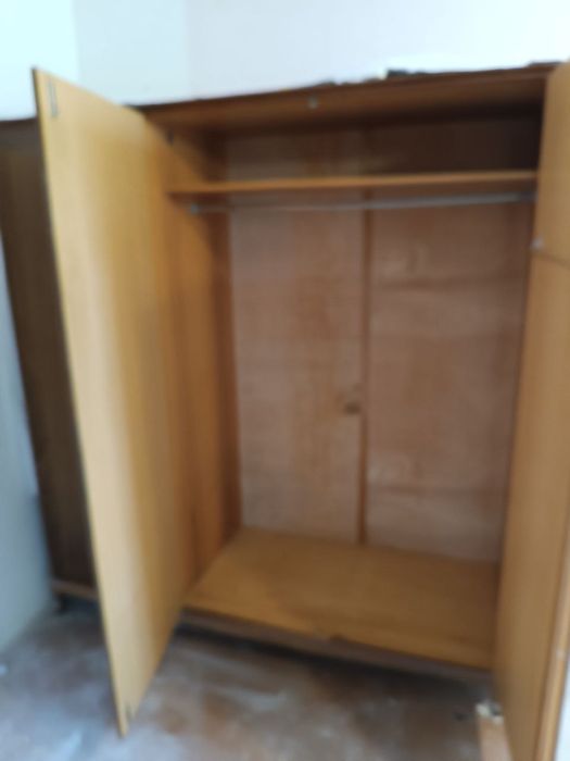 Шафа трьохдверна лакована б/у