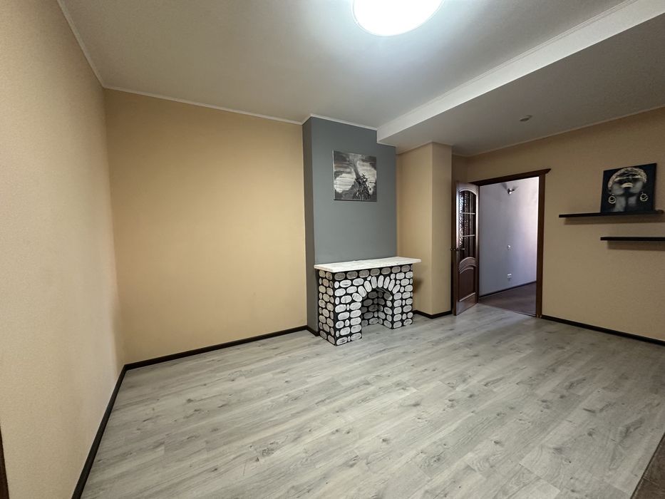 Квартира з терасою у Києві, всього за 58000$