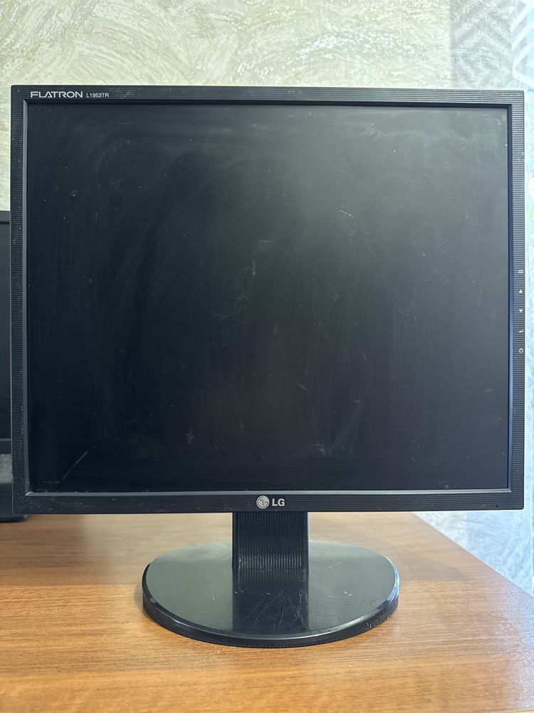 Монітор марки LG 19”