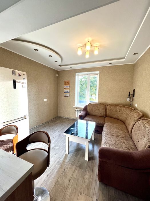 Сталінка 3-кімнатна р-н Палац спорту