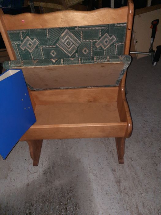 Sprzedam taboret drewniany .