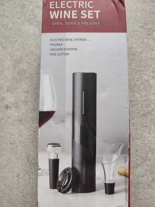 Nowy elektryczny bezprzewodowy korkociąg otwieracz do wina 4w1