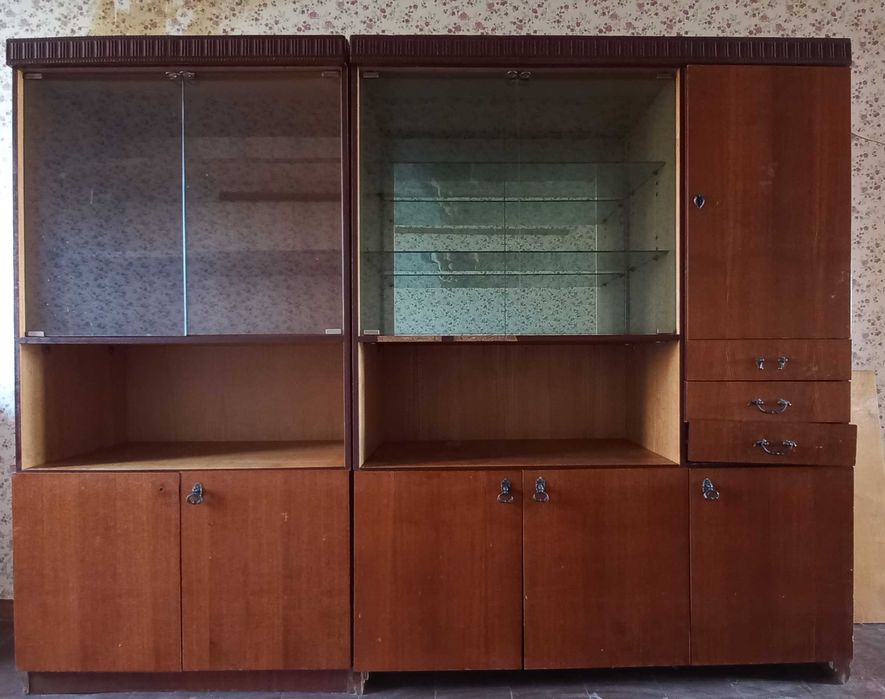 Віддам безкоштовно меблі у задовільному стані