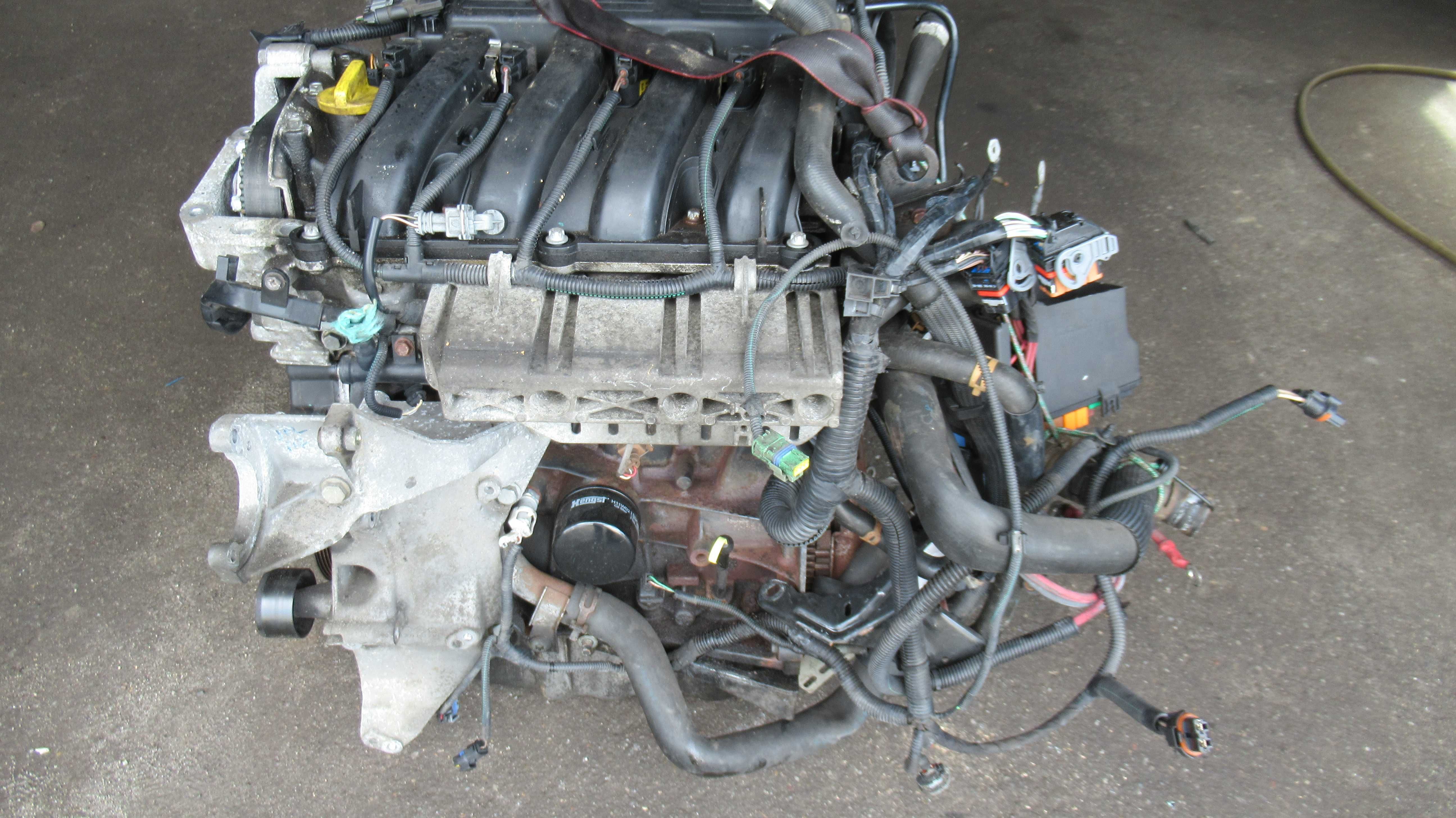 Silnik 2.0 16V  F4R671   laguna II