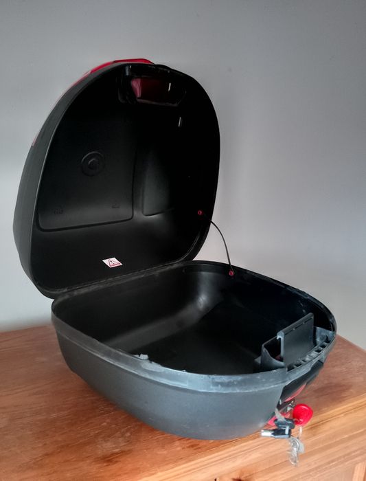 Кофр Givi на 30л в ідеальному стані.