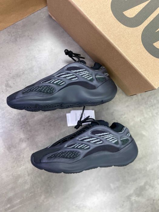 Мужские черные кроссовки Adidas Yeezy 700 v3 Alvah изи йизи ob380