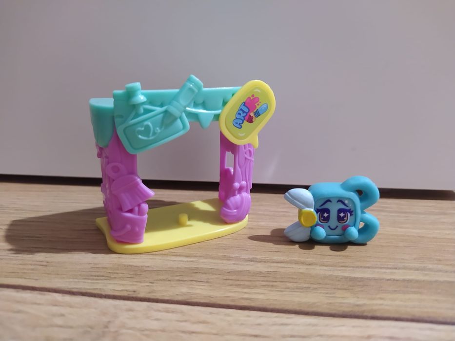 Figurka i Domek Moji Pops