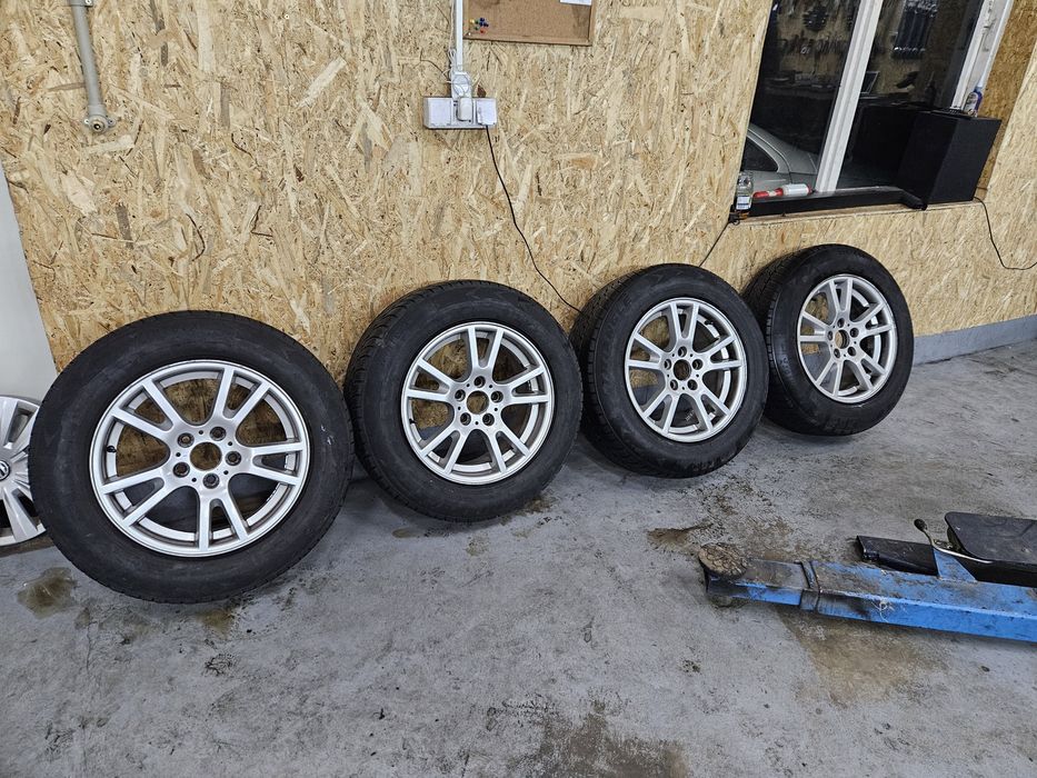 Sprzedam Komplet Felg z oponami 225/65 R17 BMW