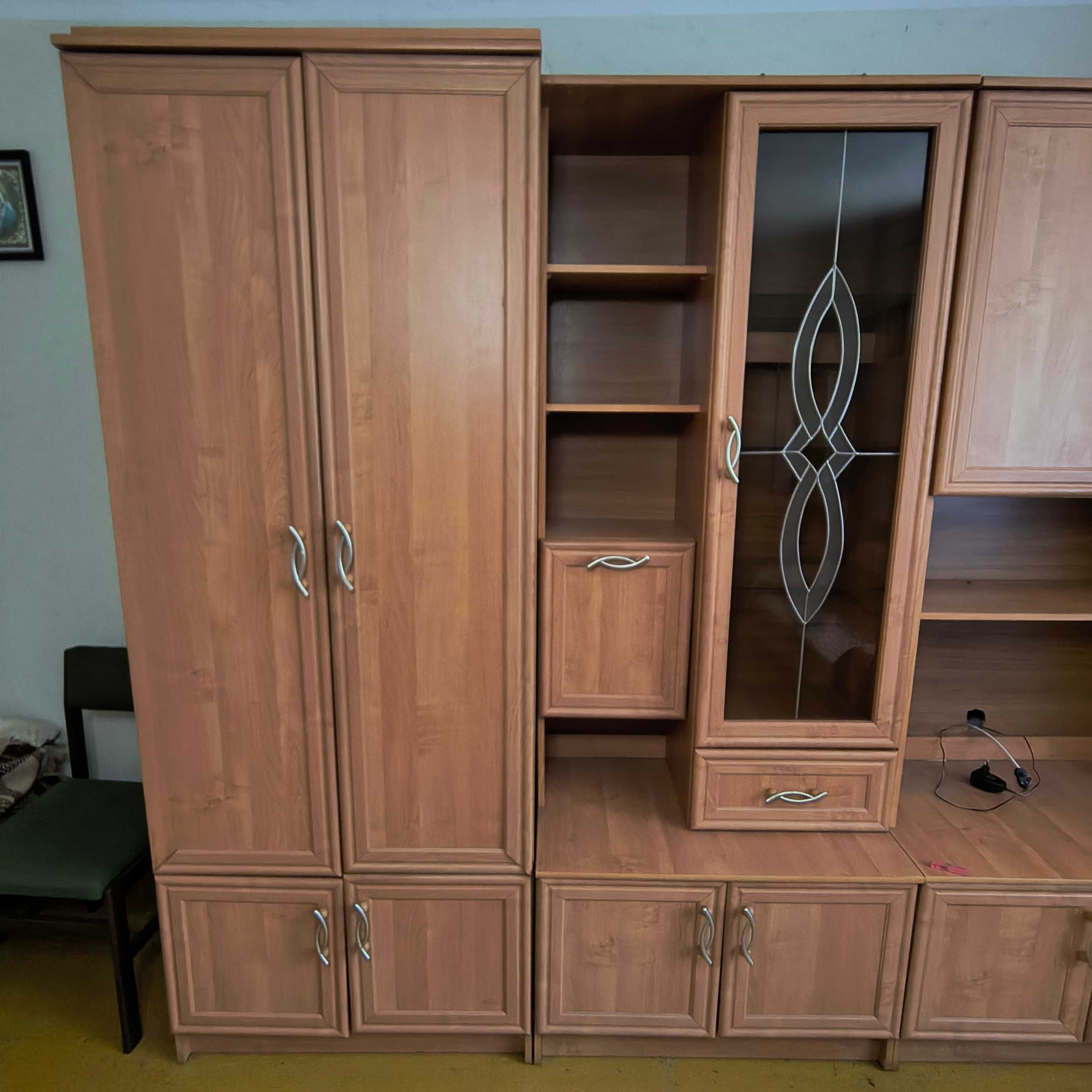 Meblościanka     .