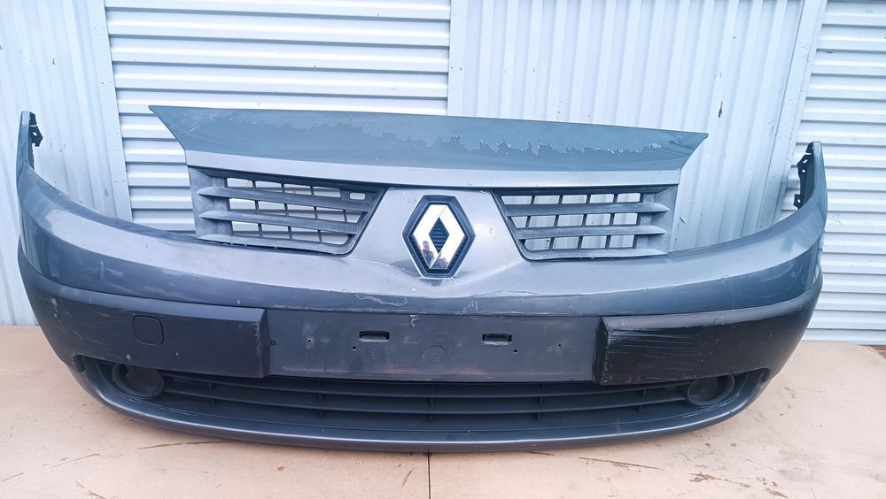 Vendo parachoque de frente Renault  Scenic ano 2003/09