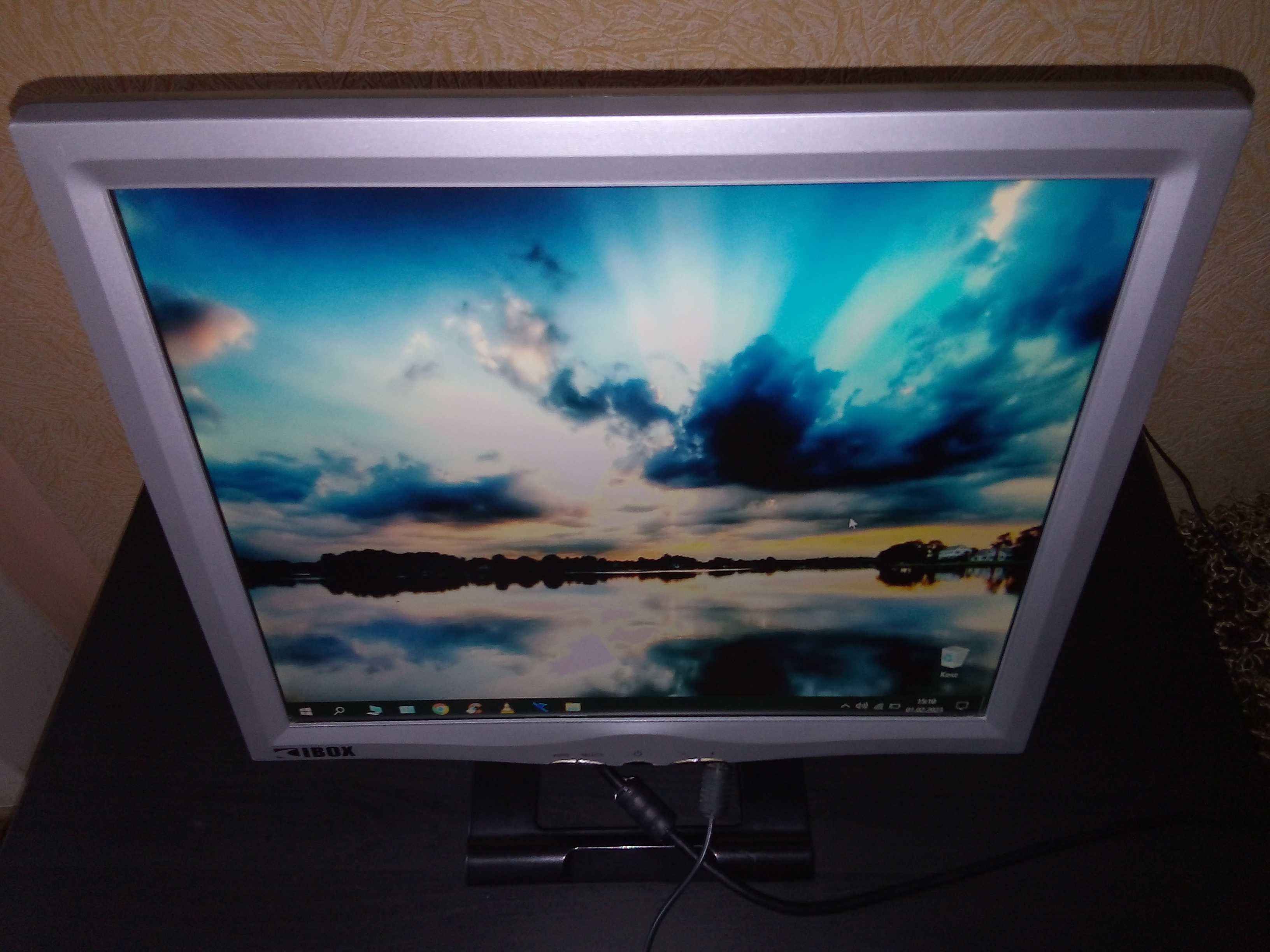 Monitor LCD Ibox Aquila 17 Cali