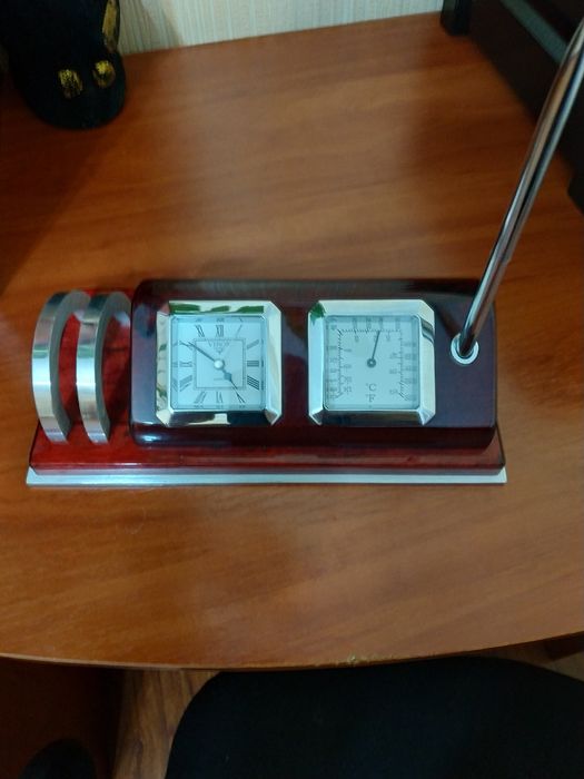 Продам настольные часы