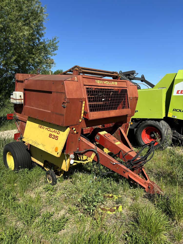Prasa New Holland 845