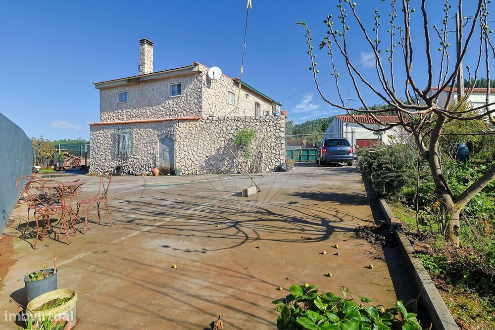 Moradia T4 para venda