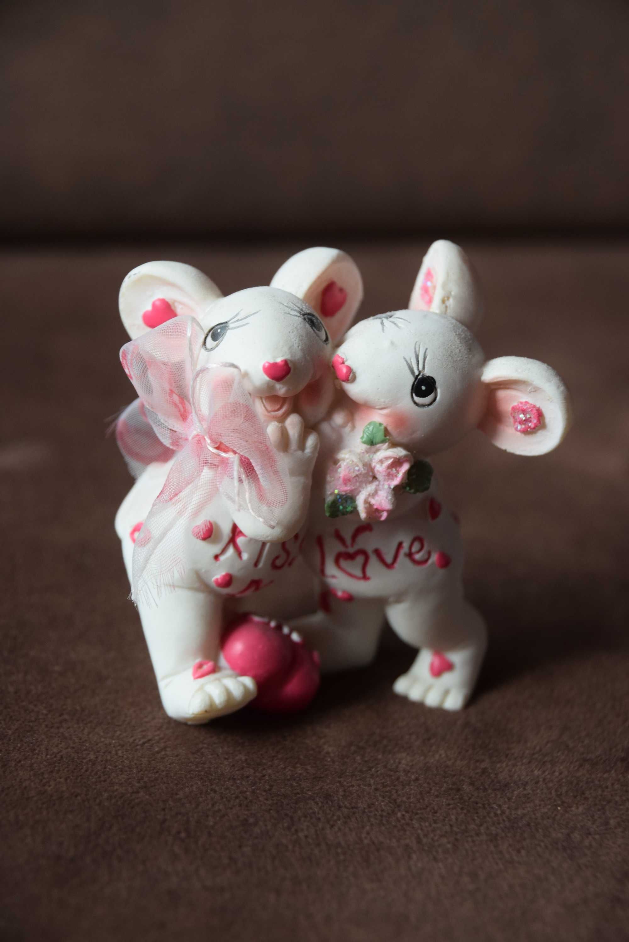 Figurka przedstawiająca dwie myszki,  love,