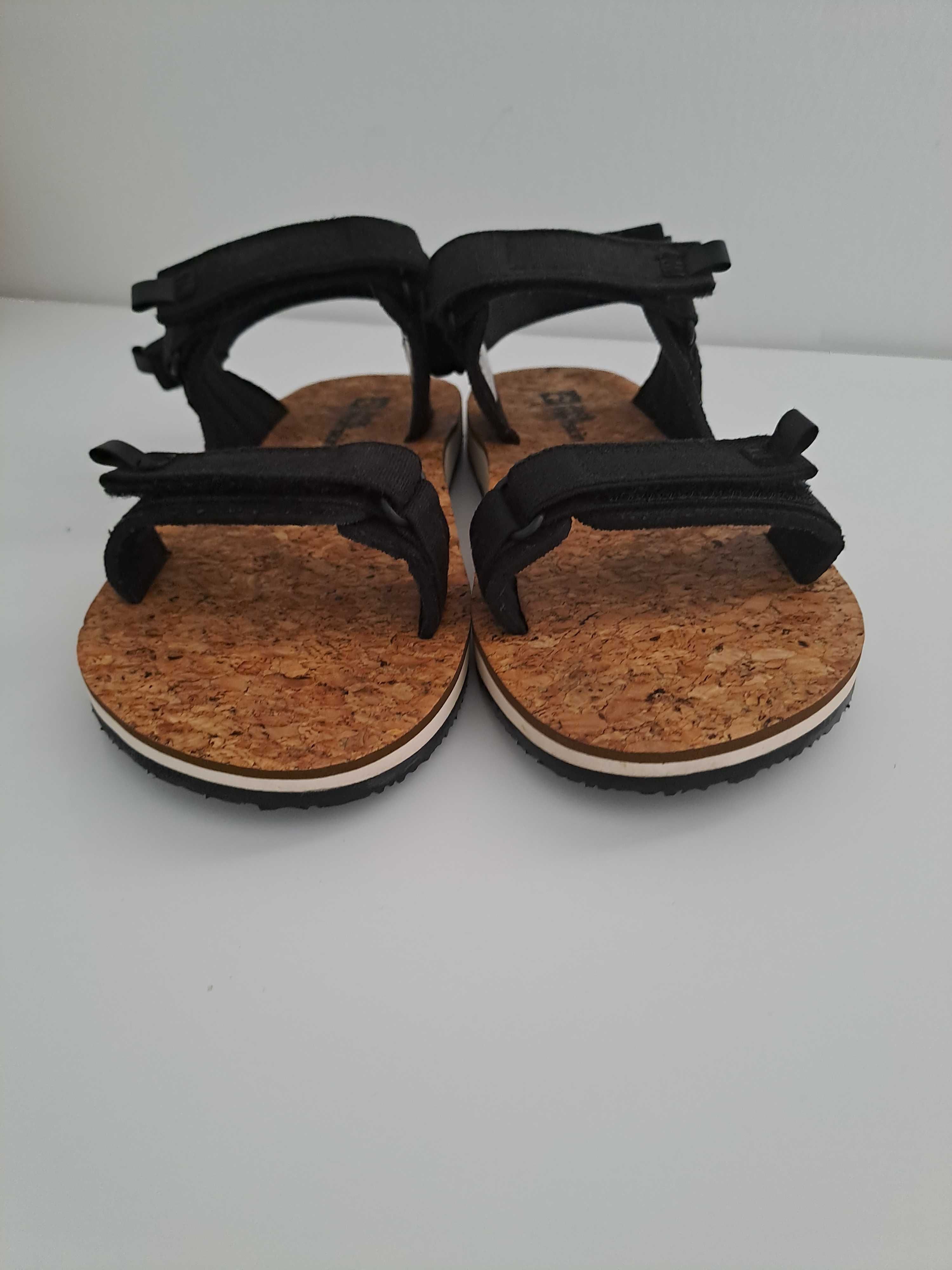 Sandały Jack Wolfskin czarne na rzepę