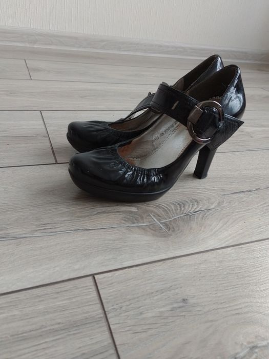 Продам туфли женские