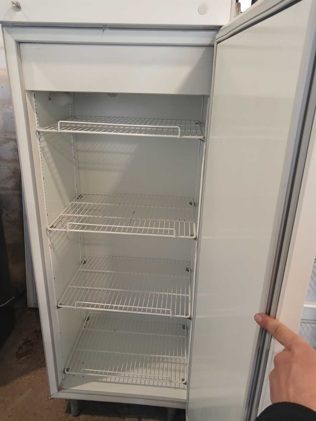 продам  большой холодильник    POLAIR