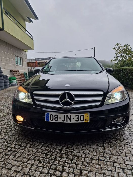Mercedes-Benz 220