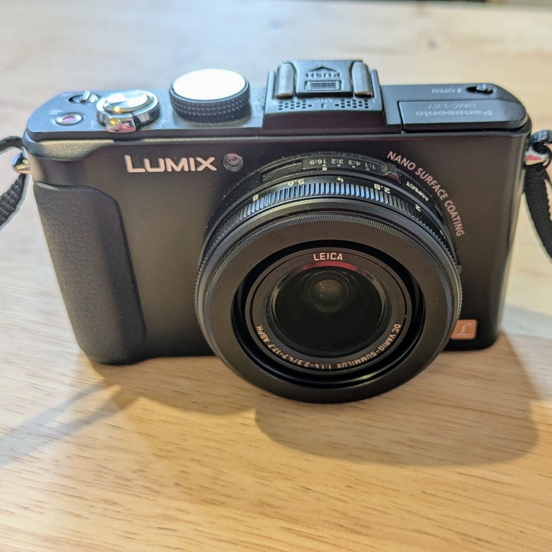 Panasonic Lumix DMC-LX7 – jasny obiektyw f/1.4, RAW, bardzo dobry stan