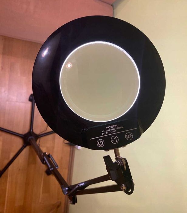 Lampa lupa dermatologiczna kosmetyczna
LED 10W - idealna do salonu!