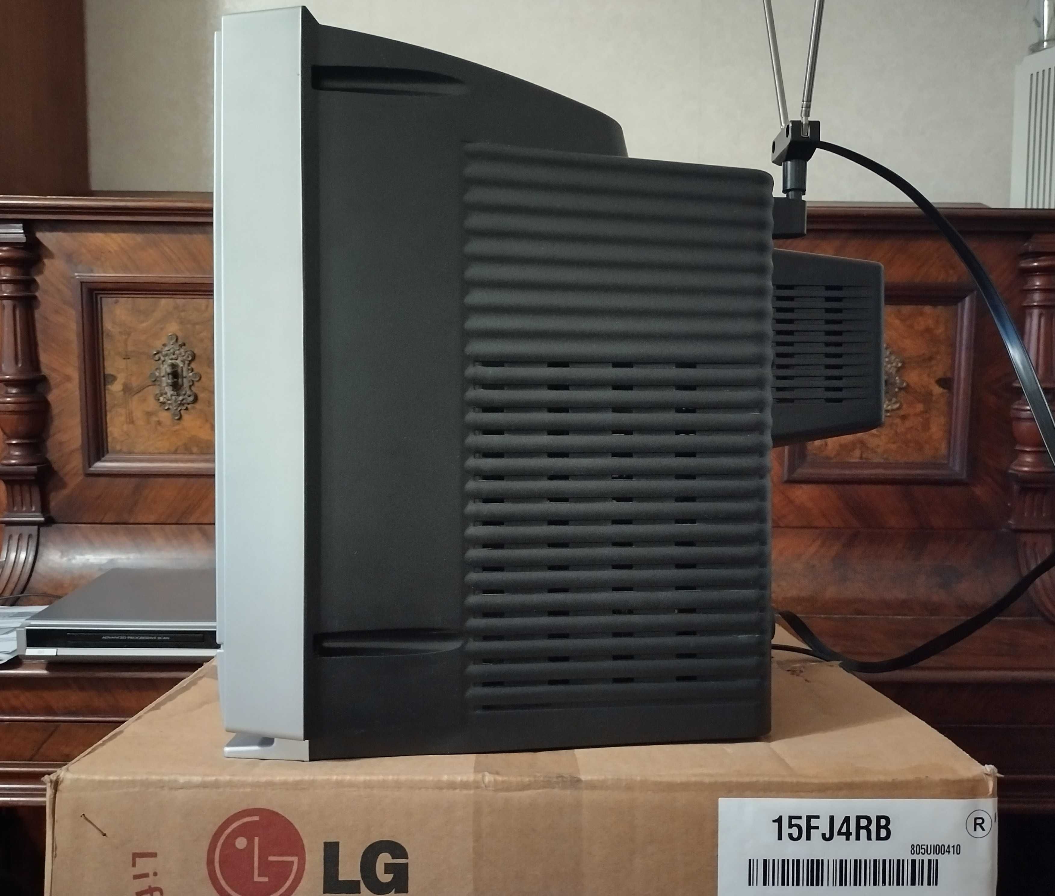 Телевизор Цветной =LG model: 15FG4RB= [Как Новый!/Коробка!]