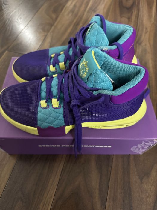 Buty do koszykówki Nike LeBron VIII Vitness r. 41