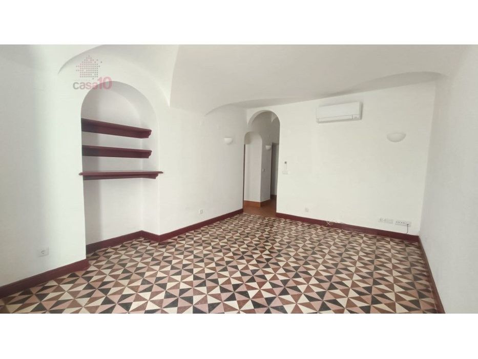 Arrendamento - Apartamento T2 - Centro Histórico de Évora