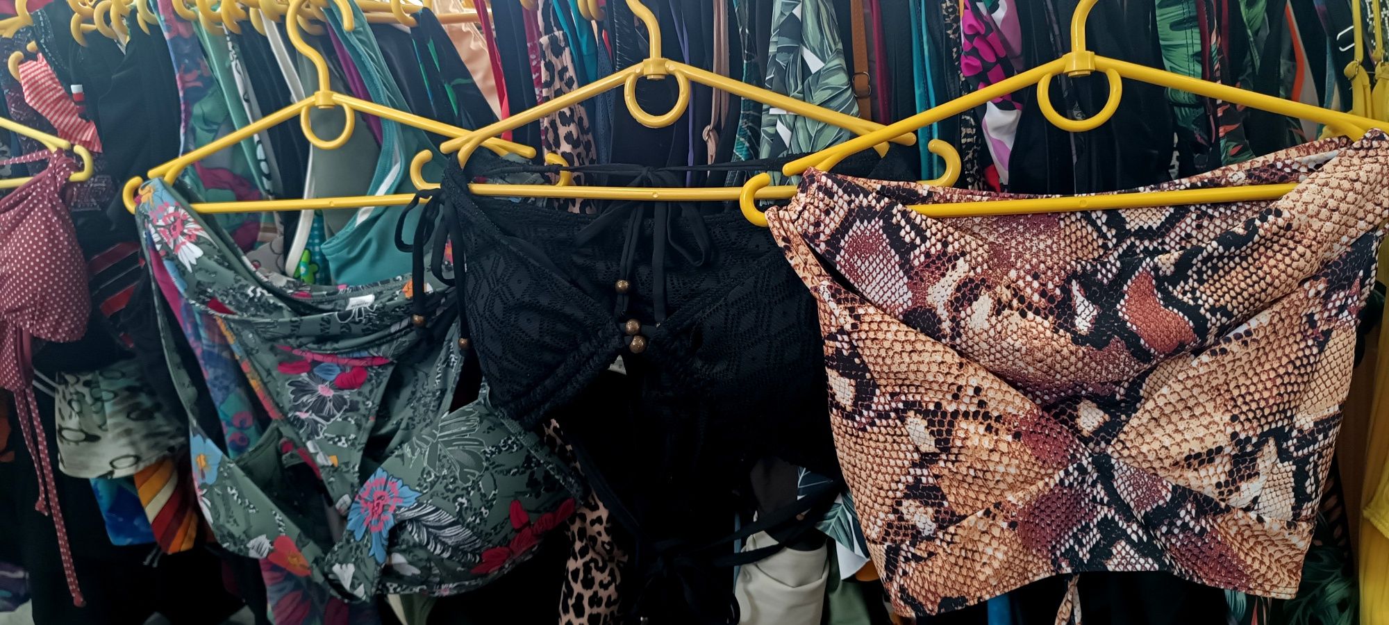 Купальники в асортименті від 50до250гр цільний та роздільний з європи