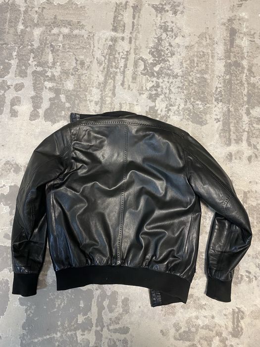 Продам осінню шкіряну куртку, Італія