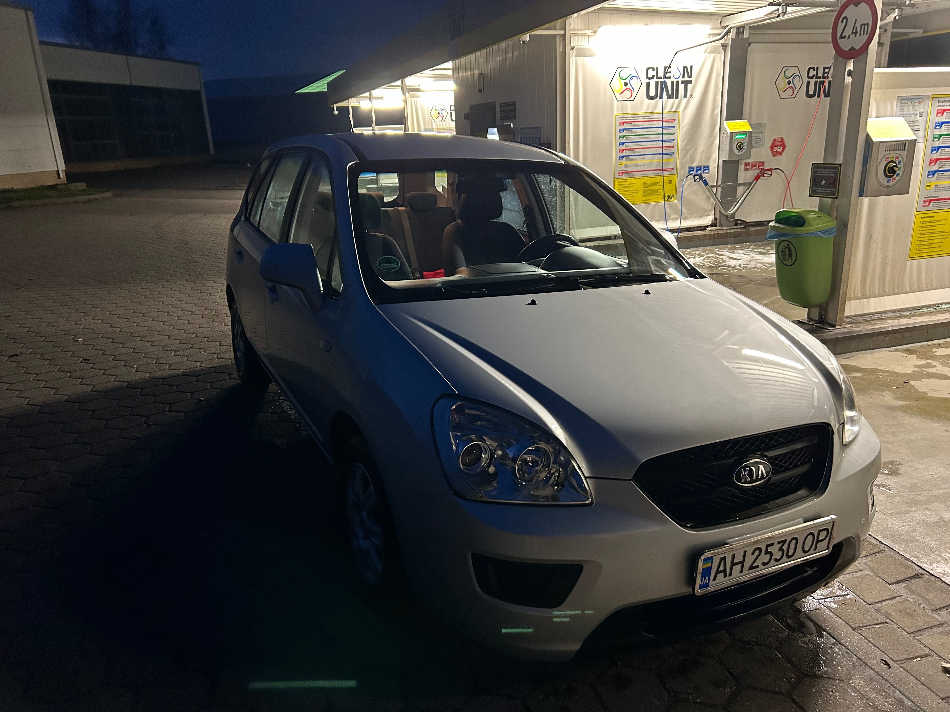 Продам авто Kia Carens