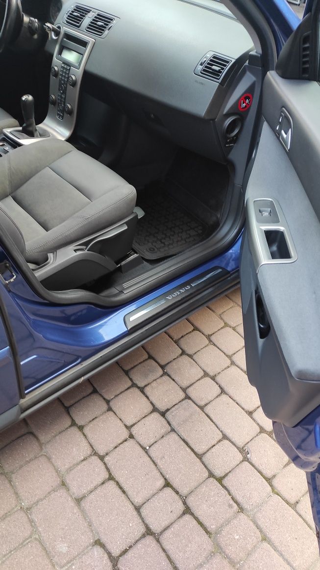PILNIE SPRZEDAM Piękne Volvo V50 1,6D 2006r w ciągłym użytkowaniu!