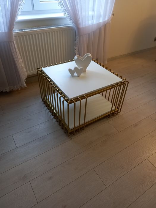 Stolik kawowy do salonu