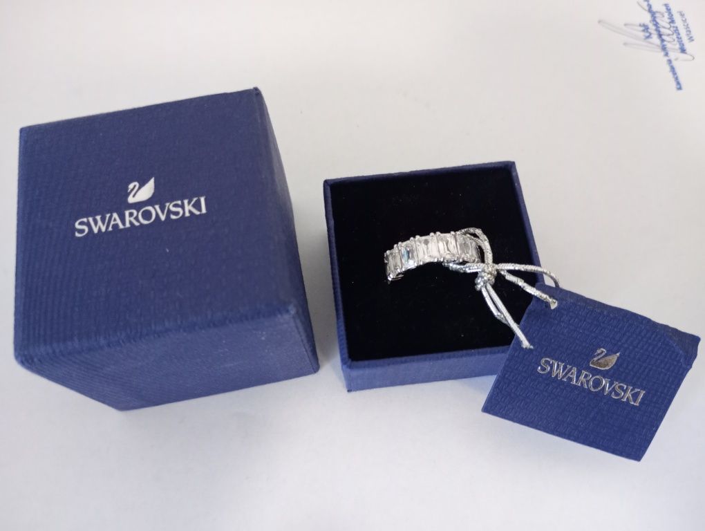 Pierścionek Swarovski rozm. 50