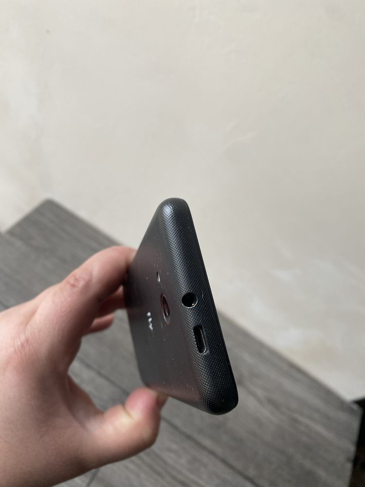 Телефон Fly fs 458