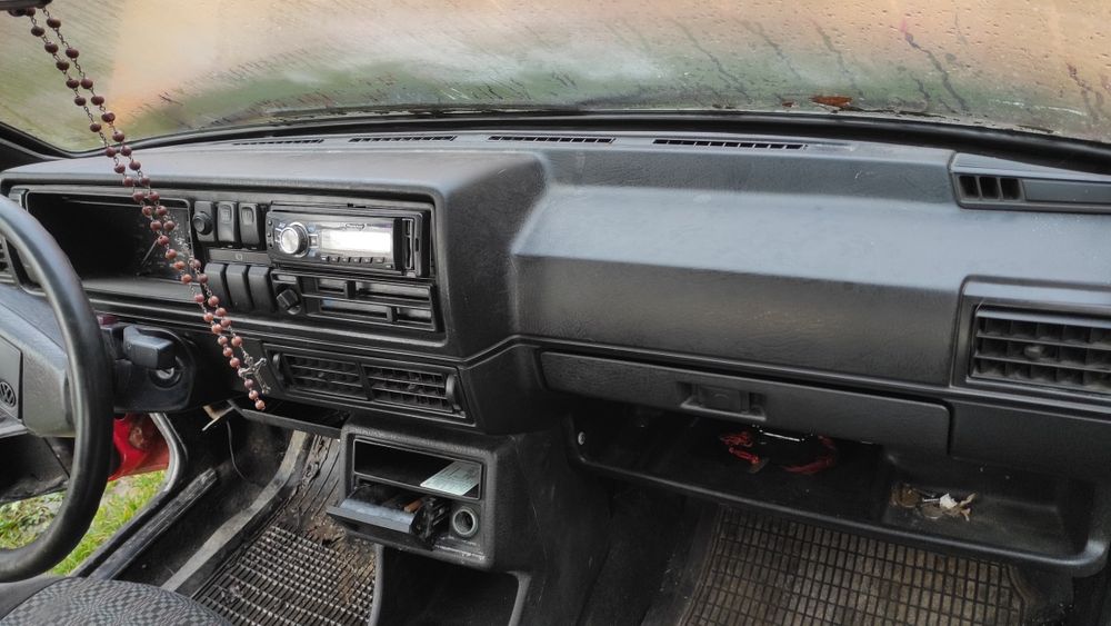 Продам двигун гольф 2.  1.3 бензин. КПП 4.стубка. Е багато запчастин.