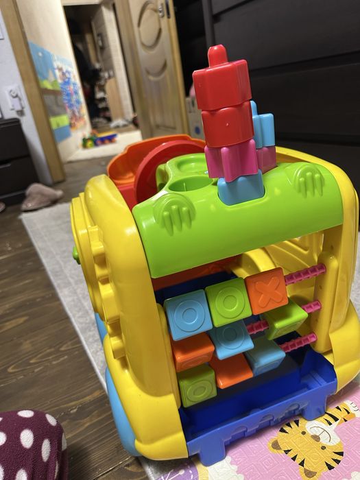 Дитячий транспорт, толокар, біговел та автобус