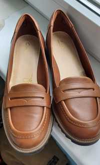 Жіночі нові туфлі Clarks