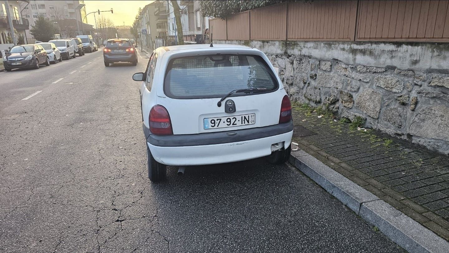 Opel Corsa B 1.7 van Isuzo