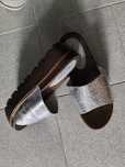 Chinelas Prateadas