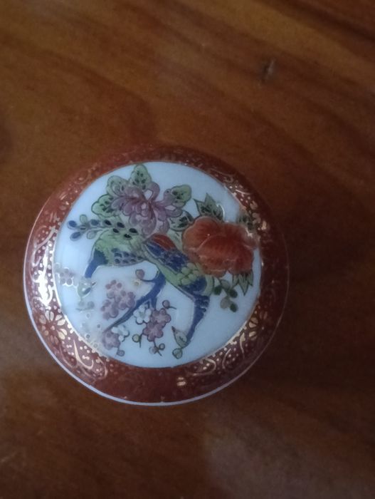 Bela miniatura Satsuma