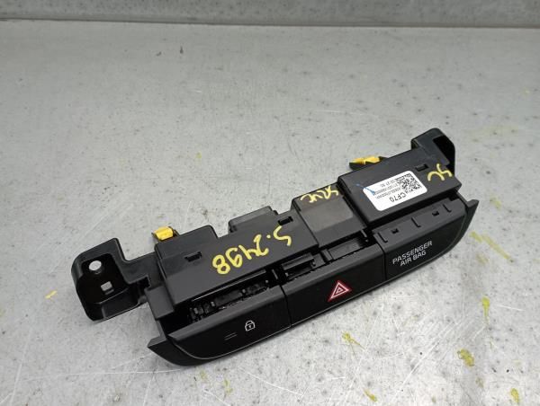 Botão / interruptor 4 piscas KIA Ceed (CD)