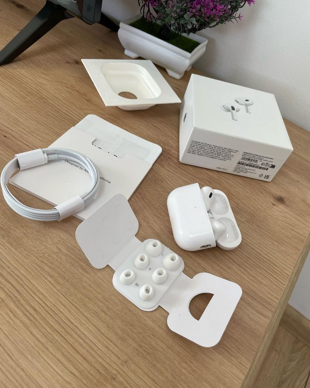 Нові Навушники Apple AirPods Pro 2 Gen 2024 Tupe C