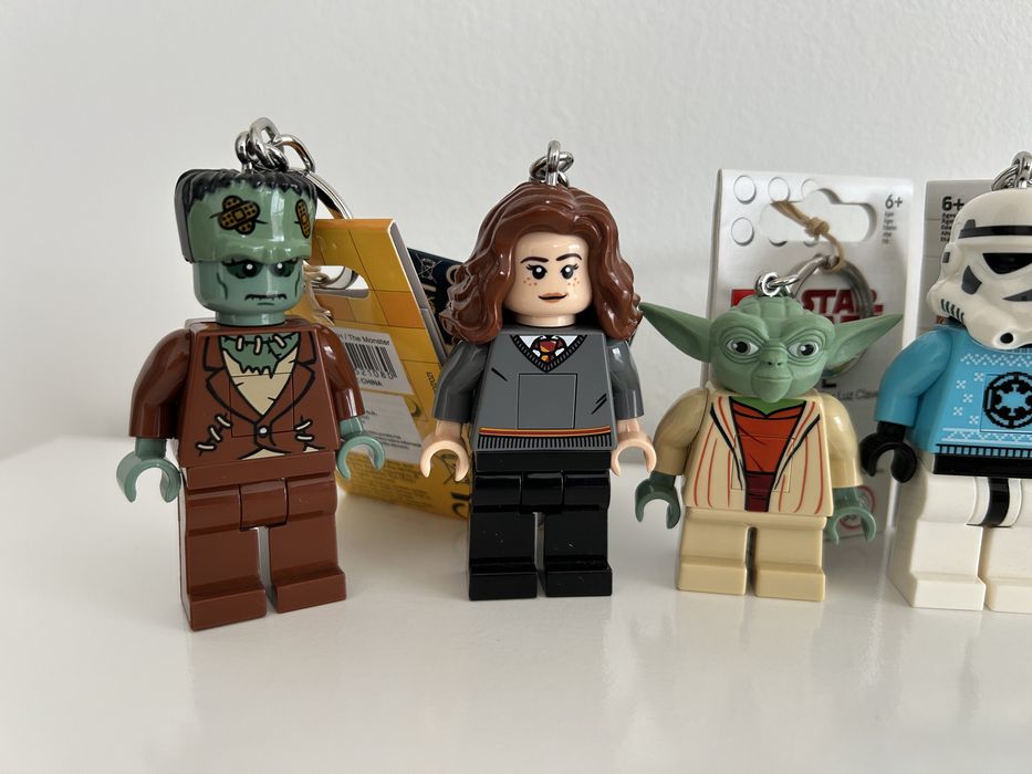 Zestaw breloczków. Brelok Lego z latarką 6 sztuk