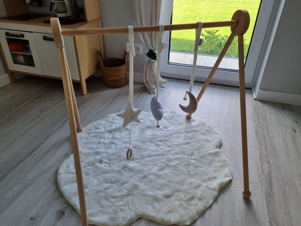 Baby gym stojak edukacyjny Muzpony