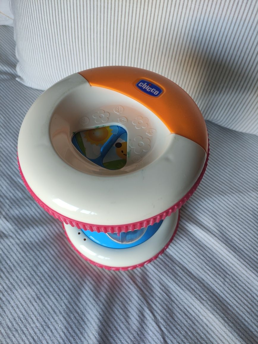 Brinquedo interativo com música Chicco